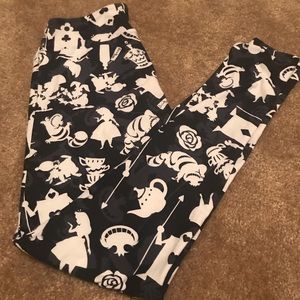 LuLaRoe OS Disney Alice in Wonderland Leggings NEW